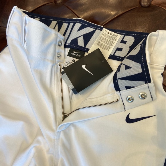 Nike White Pants please make a counter offer 👌💕 - Picture 5 of 6